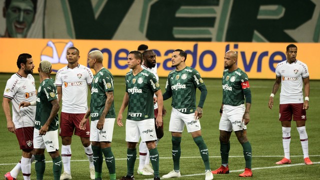 Palmeiras bate o Fluminense, vence a nona seguida e abre vantagem na ponta no Brasileirão