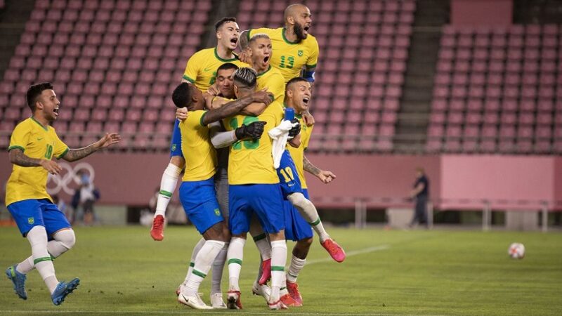 É Ouro: Brasil é bicampeão olímpico no futebol masculino