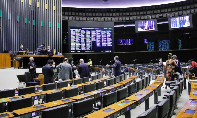 Câmara dos Deputados aprova PEC que retoma benefícios tributários para setor de tecnologia