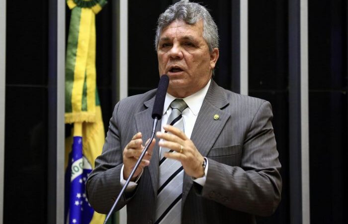 Decisão sobre presidência regional do União Brasil pode levar Fraga para o PL