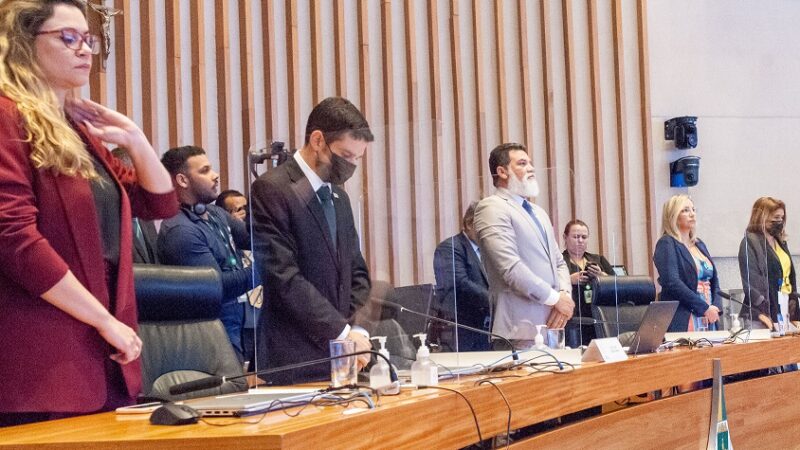 CLDF homenageia profissionais que atuaram na linha de frente contra a Covid-19