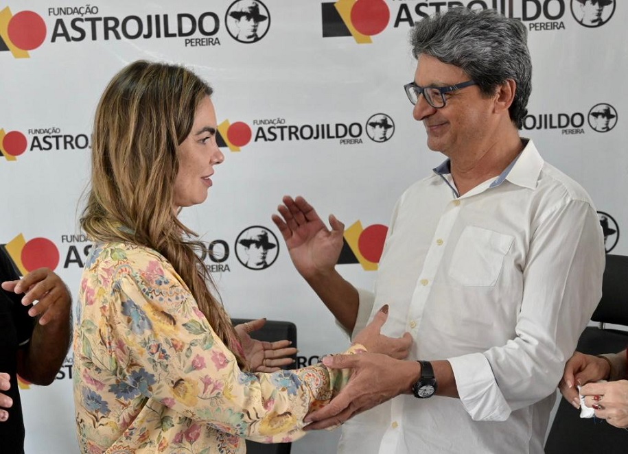 Com apoio de Roberto Freire, Paula Belmonte assume a presidência do diretório do Cidadania-DF