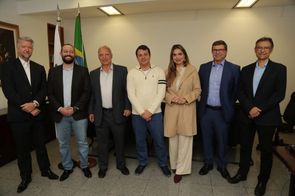 Partidos fecham compromisso em torno da candidatura de Reguffe