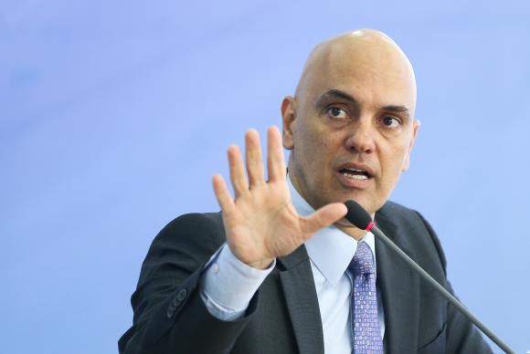 ‘Não vamos nos intimidar’, diz Alexandre de Moraes após Bolsonaro acenar com auditoria nas urnas