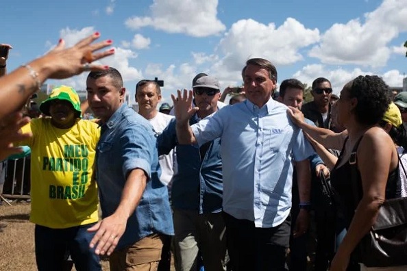 Brasília tem manifestação pelo dia do trabalhador; Bolsonaro vai à Esplanada