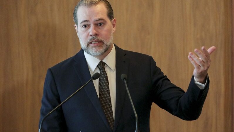 Ministro Dias Toffoli rejeita notícia-crime de Bolsonaro contra Alexandre