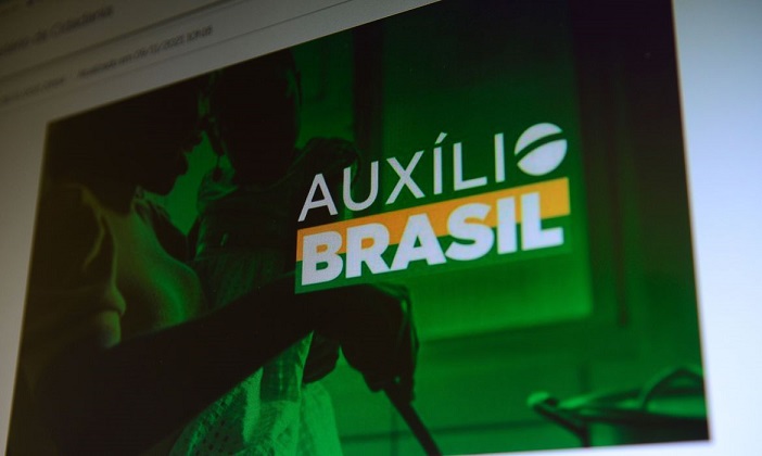 Governo federal paga Auxílio Brasil a beneficiários com NIS final 7