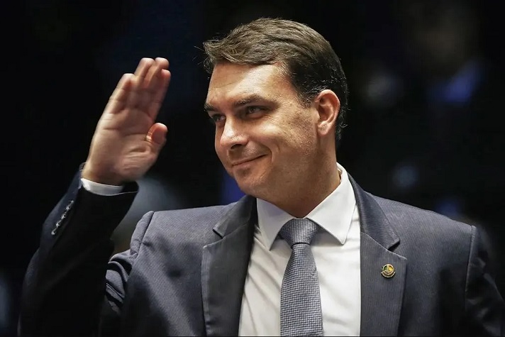 Eleições 2022: Flávio Bolsonaro diz que é impossível conter reação de apoiadores após resultado das eleições