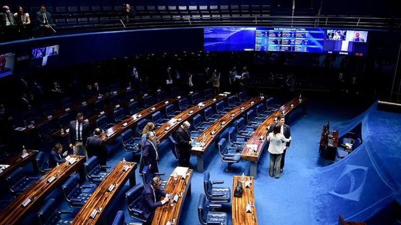 Senado aprova PEC do piso salarial da enfermagem no valor de R$ 4.750