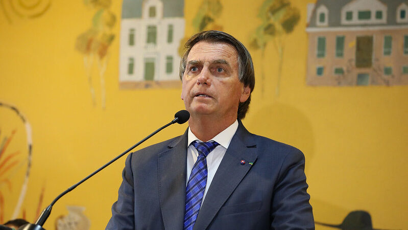 Bolsonaro se reúne com embaixadores estrangeiros para falar sobre sistema eleitoral brasileiro