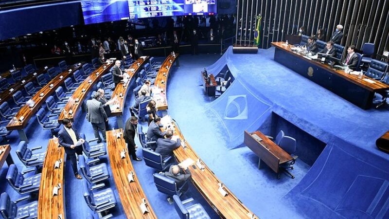 Senado aprova estado de emergência e R$ 41,25 bi em pacote de auxílios