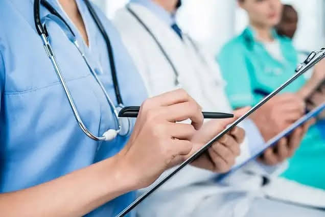 Frequência de meninas ao médico é 18 vezes maior que a dos meninos￼￼