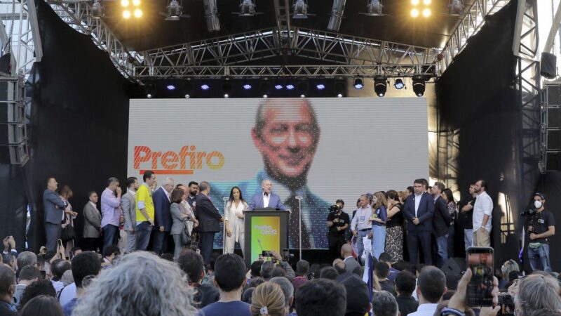 Ciro Gomes registra candidatura à presidência no TSE￼