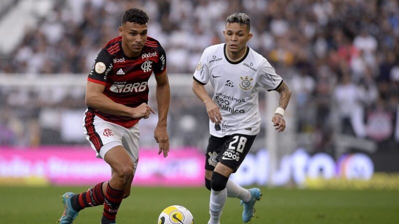 Corinthians e Flamengo se enfrentam nesta terça (02) pela Libertadores; saiba onde assistir e escalações