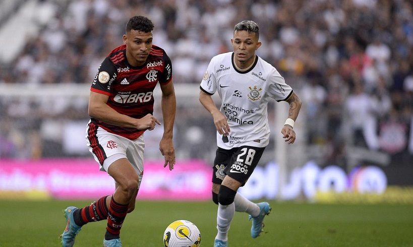 Corinthians e Flamengo se enfrentam nesta terça (02) pela Libertadores; saiba onde assistir e escalações