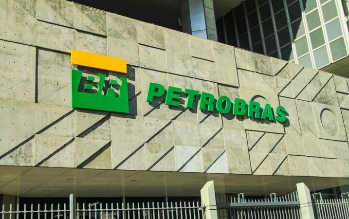 Plano de governo de Bolsonaro exclui privatização da Petrobras