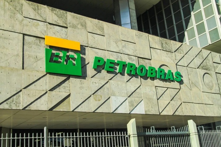 Plano de governo de Bolsonaro exclui privatização da Petrobras