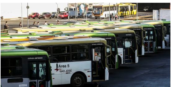 Ministro do STF determina transporte público em nível normal no dia 2￼￼