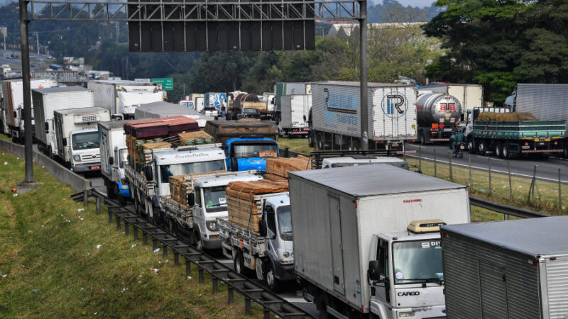 Pagamento do segundo lote do benefício emergencial a caminhoneiros começa em setembro