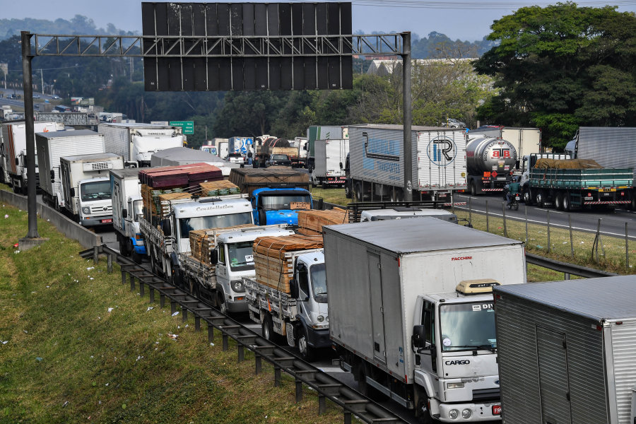 Pagamento do segundo lote do benefício emergencial a caminhoneiros começa em setembro