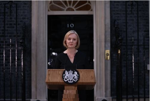 Primeira-ministra do Reino Unido, Liz Truss renuncia ao cargo