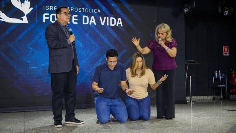 Deputado eleito Joaquim Roriz Neto foi à Igreja Fonte da Vida agradecer a Deus pela vitória