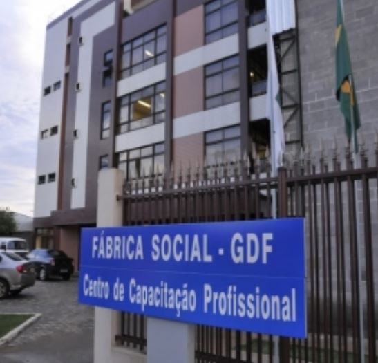 Fábrica Social tem mais de 400 vagas para curso de corte e costura