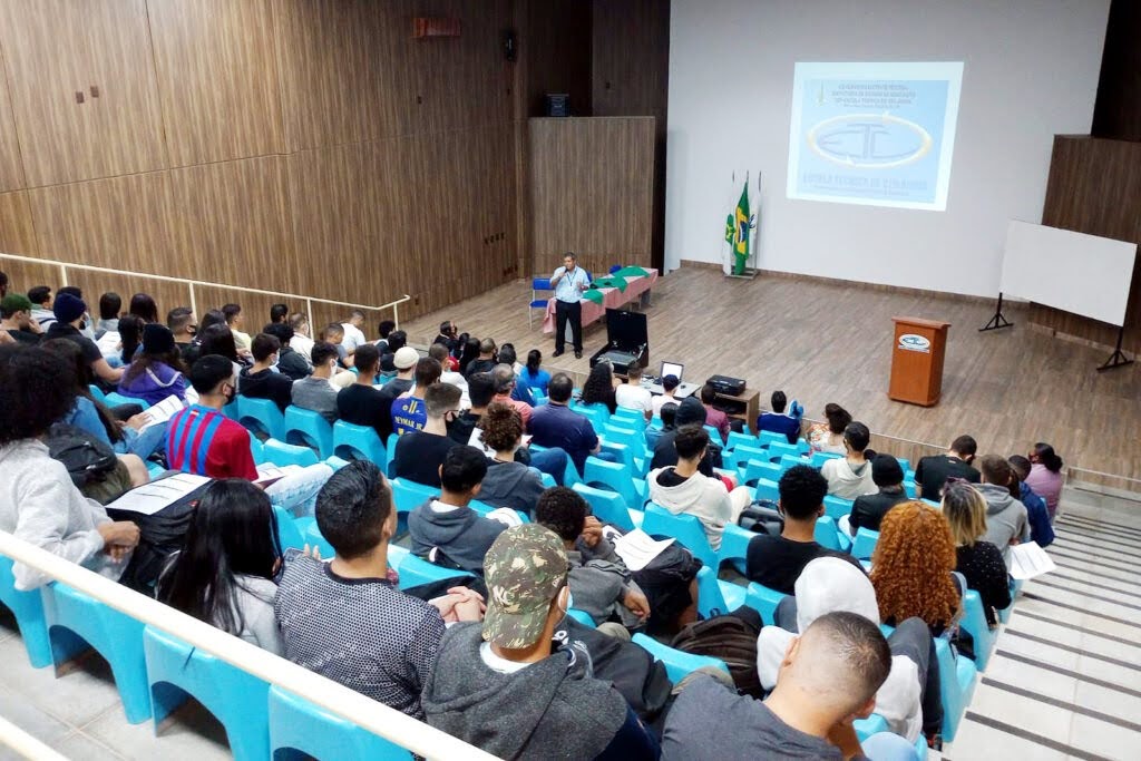 Oportunidade: Mais de quatro mil vagas em cursos técnicos são oferecidas no DF