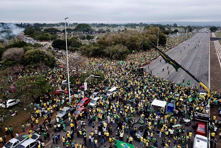 Bolsonaro faz apelo para que manifestantes desobstruam rodovias