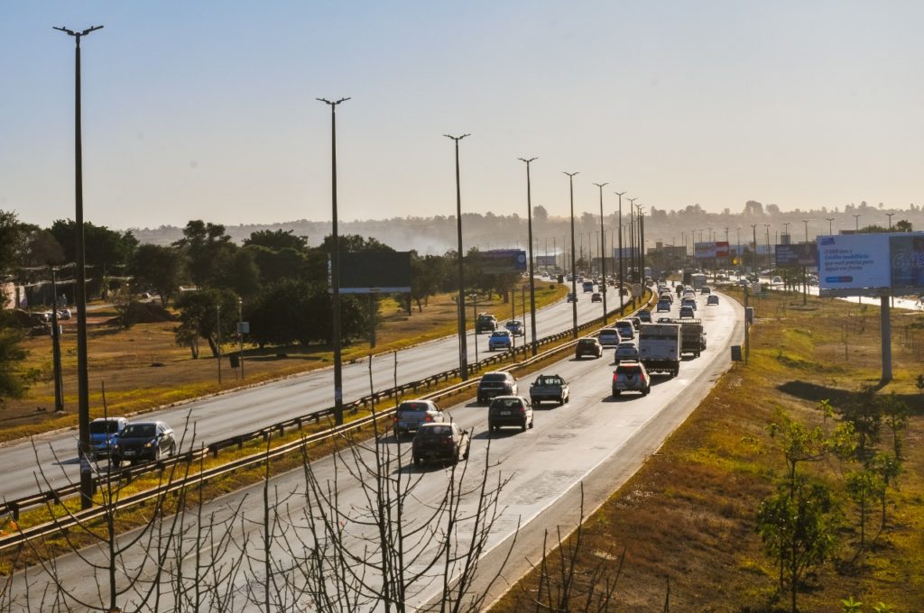 Começam obras na Via Estrutural e trânsito é alterado na área