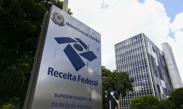 Receita Federal abre concurso com 699 vagas; salário pode chega a R$ 21 mil