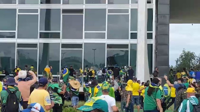 Assessor que presenciou invasão no Palácio Planalto detalha omissão da Guarda Presidencial