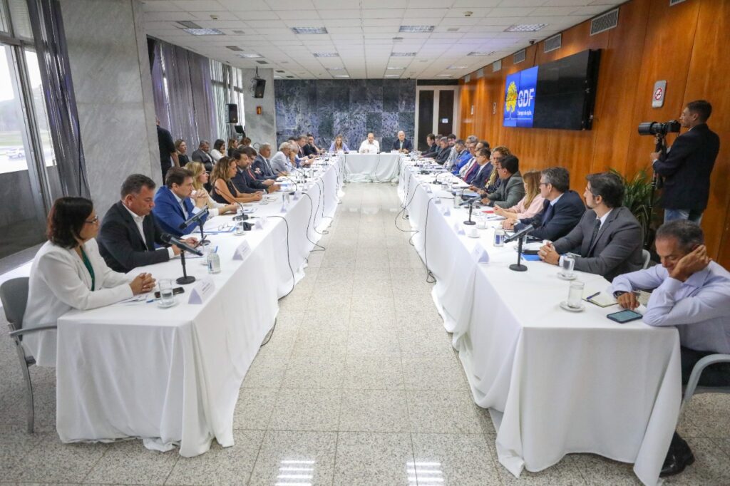 GDF vai criar hospital do servidor e expandir linhas do metrô