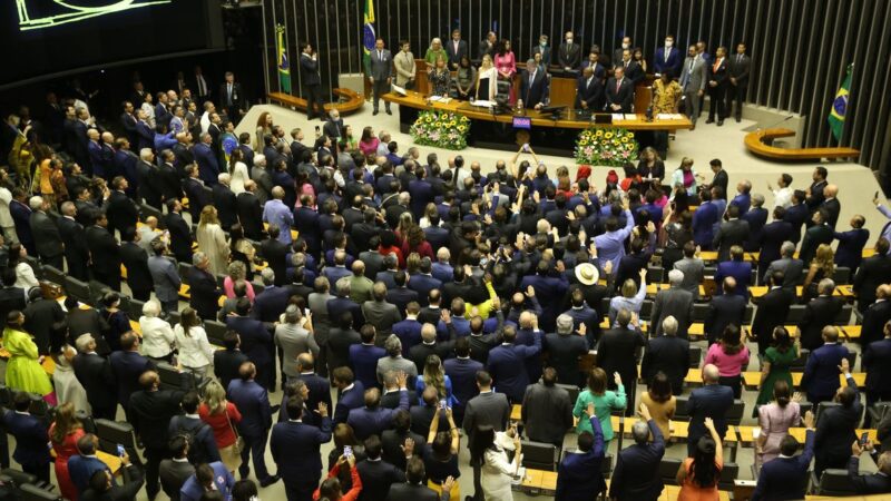 Três parlamentares disputam a presidência da Câmara dos Deputados