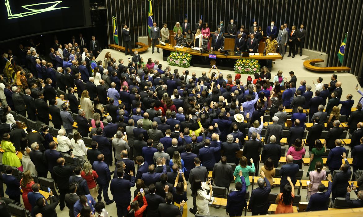 Três parlamentares disputam a presidência da Câmara dos Deputados