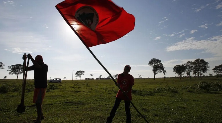 CPI do MST alcança número mínimo de assinaturas e deputados protocolam pedido na Câmara dos Deputados