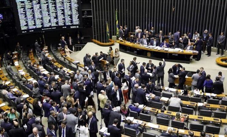 Câmara aprova novas regras para seguro obrigatório de veículos