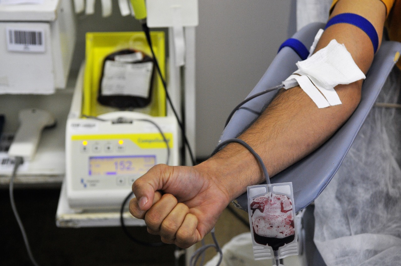 Hemocentro de Brasília convoca doadores após queda na coleta de sangue