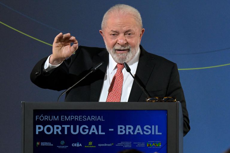 Lula volta a criticar taxas de juros: “Brasil tem um problema que é uma taxa de juros muito alta”, afirma