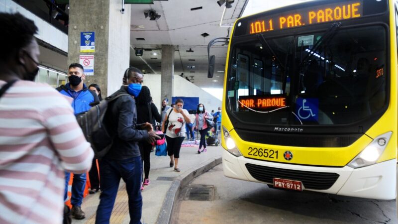 Linhas de ônibus têm reforço durante suspensão do metrô neste domingo (7)