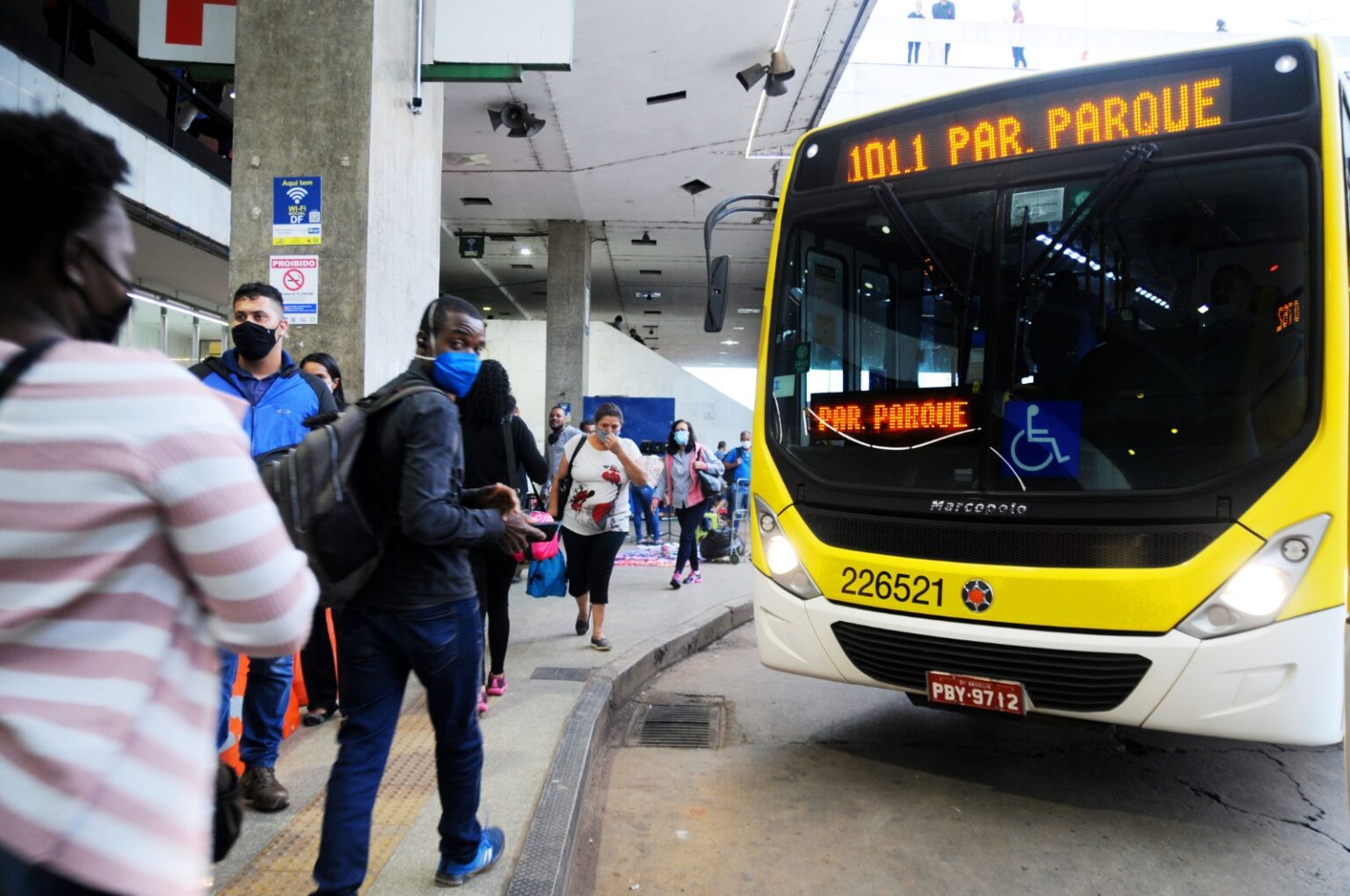 Linhas de ônibus têm reforço durante suspensão do metrô neste domingo (7)