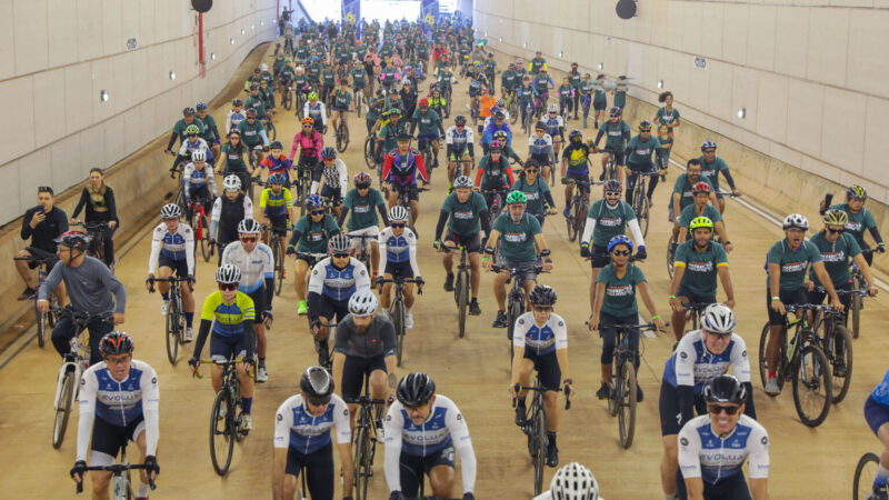 Túnel Rei Pelé recebe 500 pessoas em passeio ciclístico