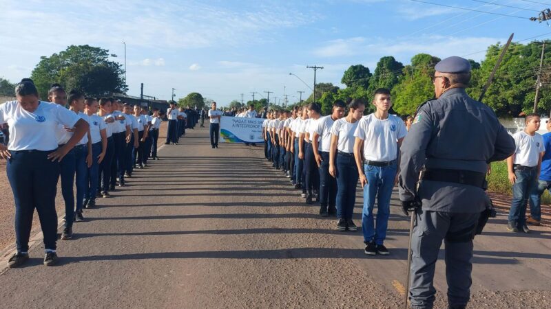 Governo federal vai encerrar programa de escolas cívico-militares