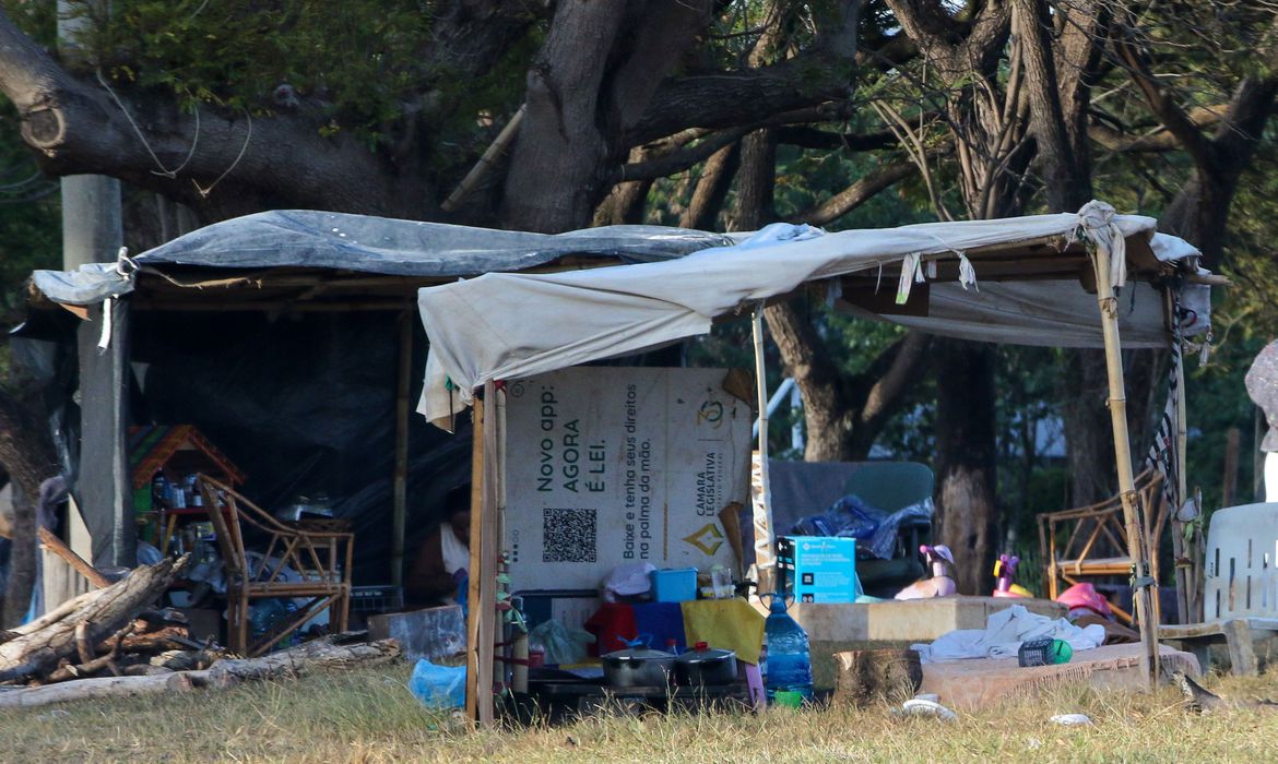 Governo promete lançar programa nacional de aluguel social