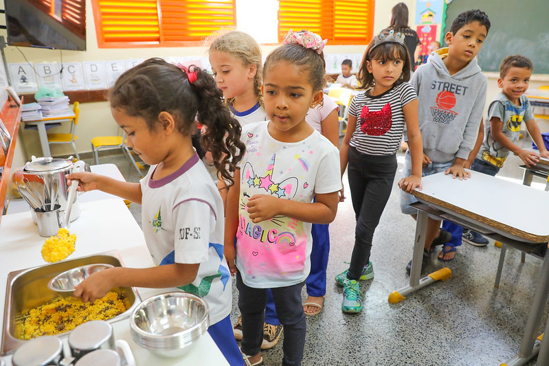 No DF, merenda escolar garante mais que alimentação saudável para crianças