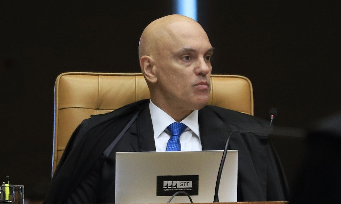 Moraes condena primeiro réu pelos atos a 17 anos de prisão