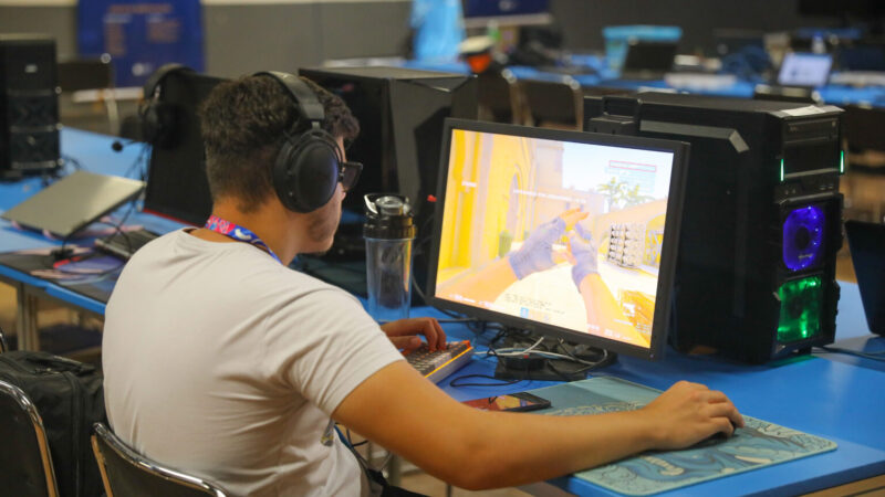 Feira gamer reúne apaixonados por tecnologia e cultura geek no DF