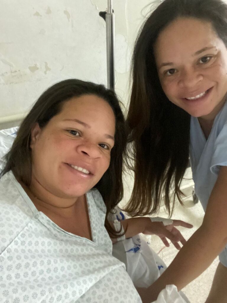 Gêmeas têm bebês no mesmo dia no Hospital de Ceilândia