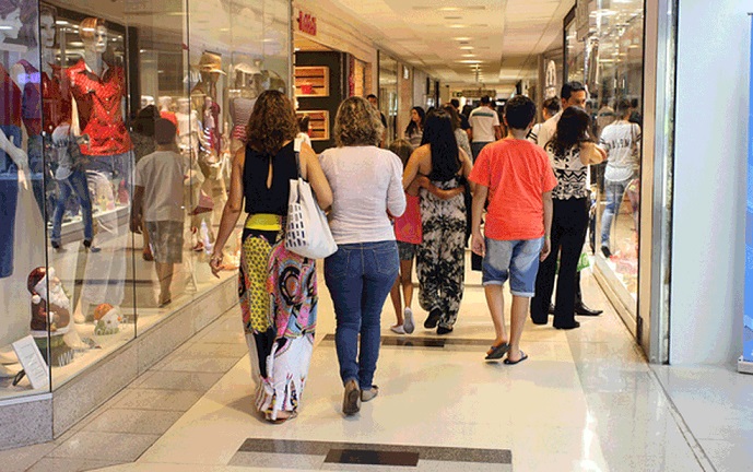 Varejo em crise acelera fechamento de lojas em shoppings de todo País