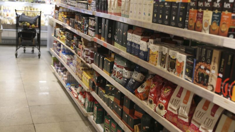 Novas regras para rótulos de alimentos valem a partir de hoje